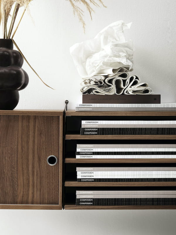 inspiration-string-system-living-room-walnut-brown-white-upclose_portrait_large.jpg