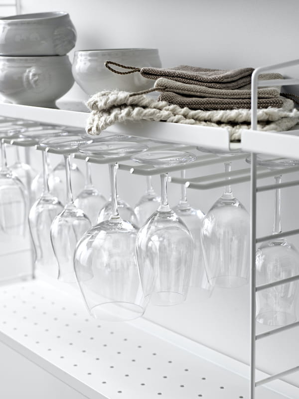 string-system-string-plus-kitchen-white-closeup_portrait_large.jpg