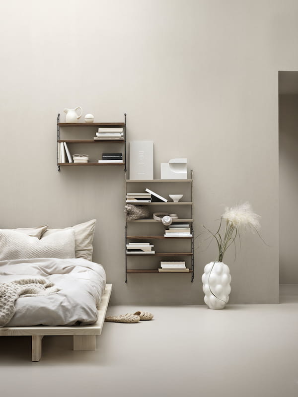 string-pocket-bedroom-walnut-beige_portrait_large.jpg