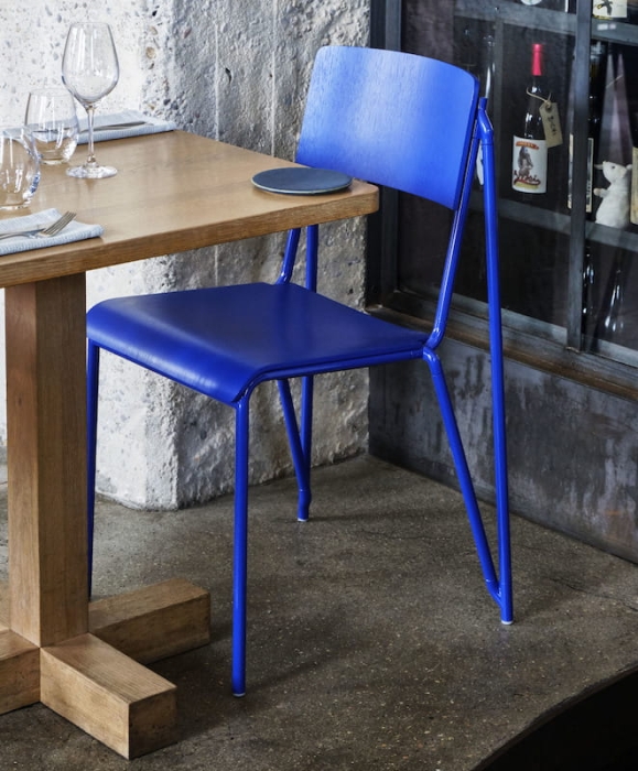 Petit Standard ultra marine blue stained oak veneer seat and back ultra marine blue powder coated steel base 01.jpg
