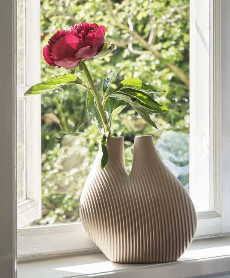 W_and_S_Chamber_Vase_light_beige.jpg