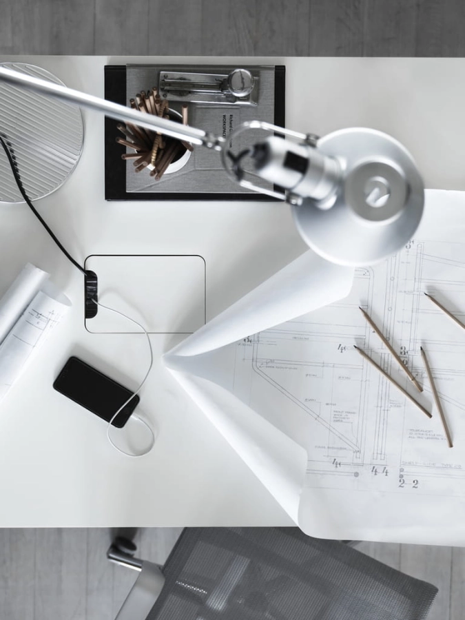 string-works-workspace-workdesk-white-closeup_portrait_medium.jpg