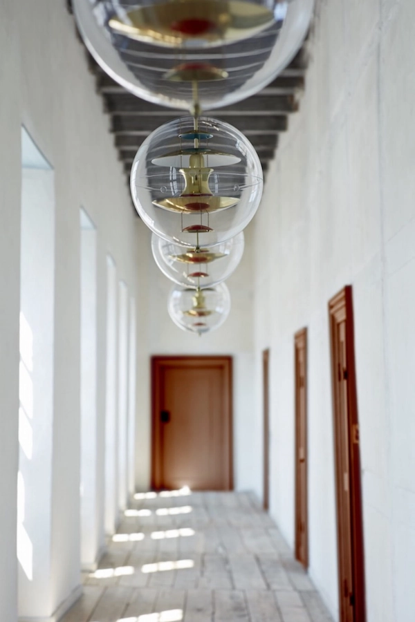 VP Globe Brass lampa