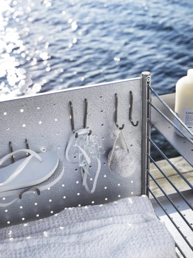 inspiration-string-system-galvanized-outdoor-free-standing-vertical-hooks_portrait_medium.jpg