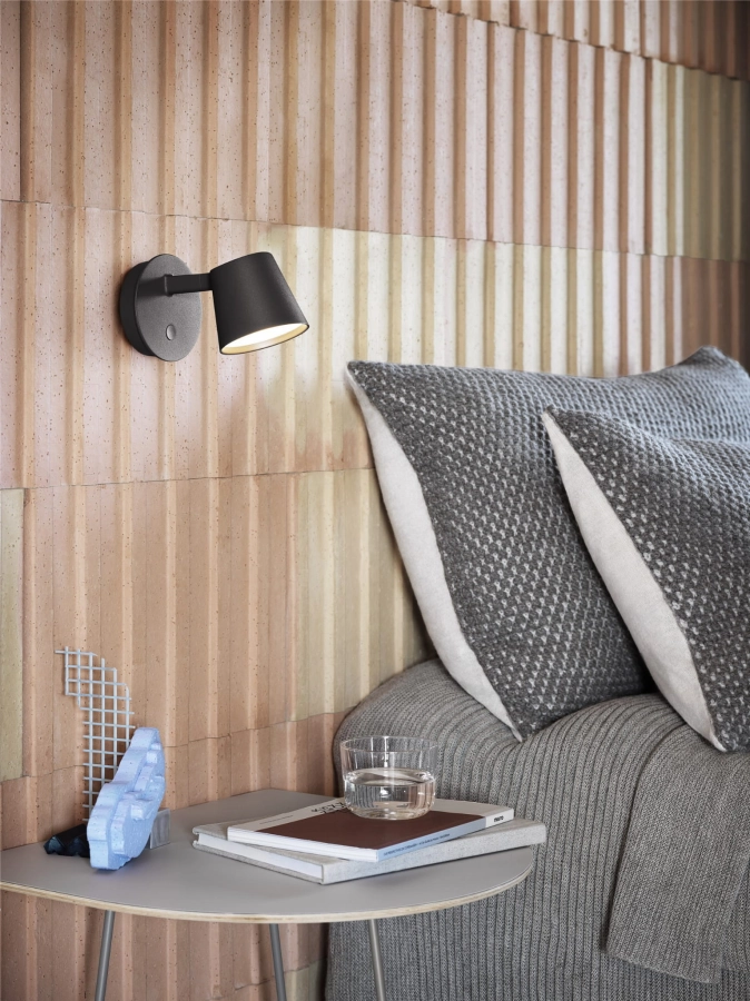Tip-Wall-lamp-black-airy-half-side-table-grey-twine-cushion-grey-rythm-throw-light-grey-muuto-med-res_(150) (1).jpg