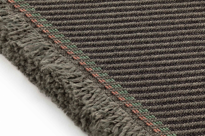 gl-green-rug-diag-aloe-grey-det-1.jpg