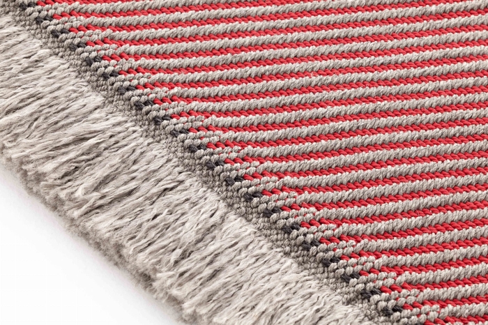 gl-blue-rug-diag-alm-red-det-1.jpg