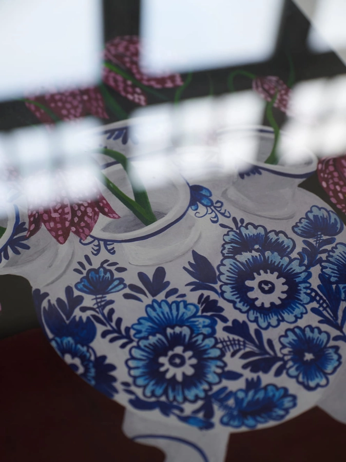 Jaron_Su_Frittilaria_Meleagris_In_Tulip_Vase_Close_Up_Low_Res.jpg