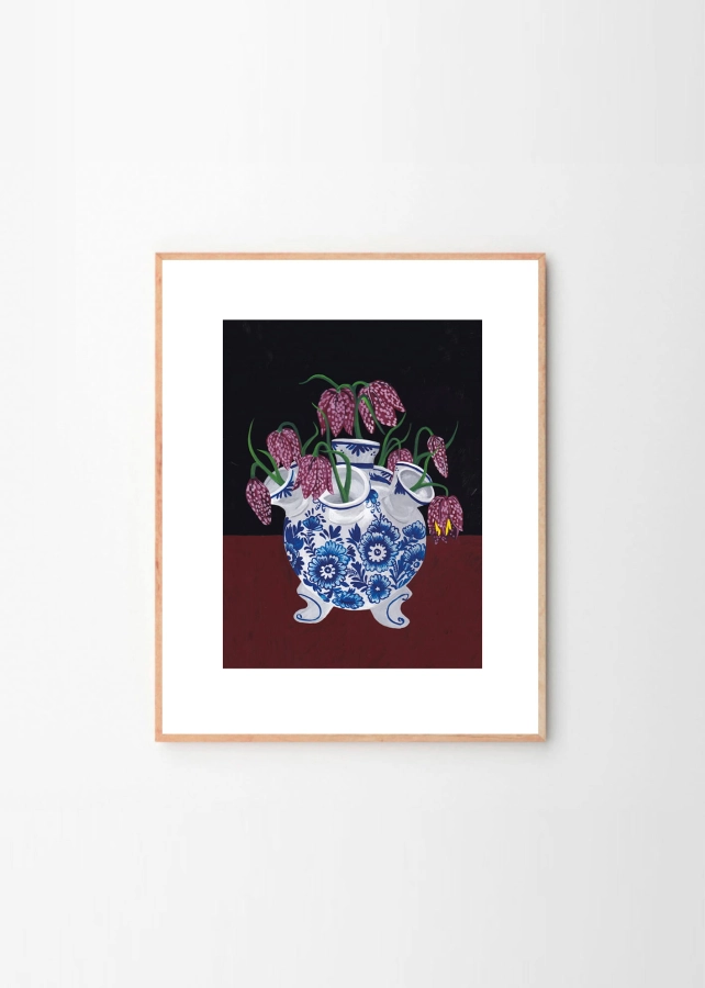 Jaron_Su_Frittilaria_Meleagris_In_Tulip_Vase_Frame_Oak_Low_Res-kopi.jpg