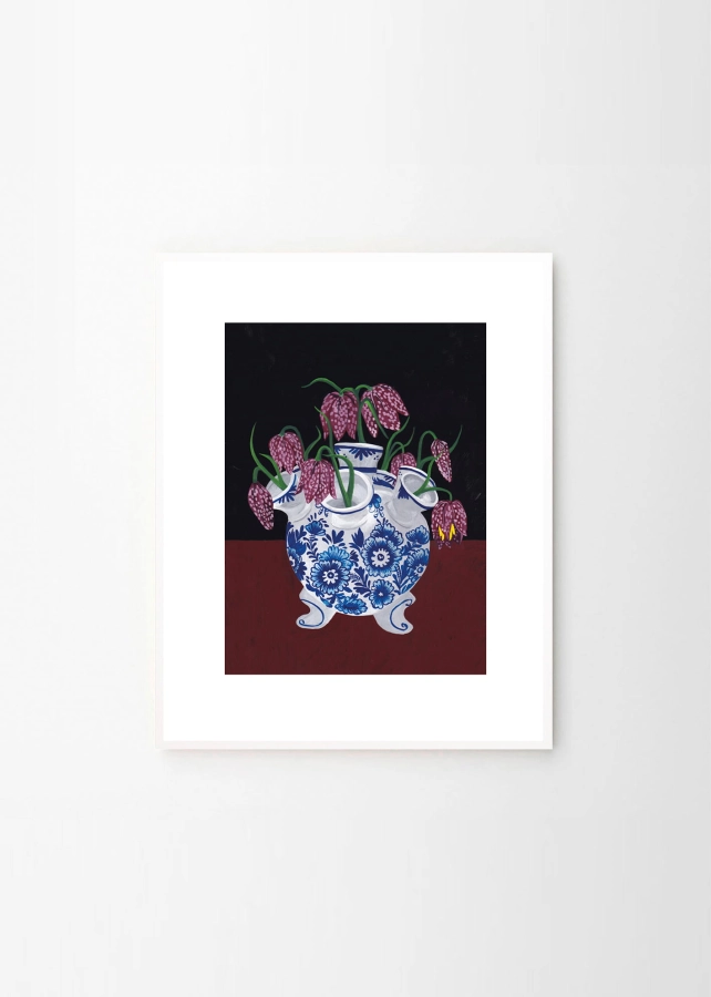 Jaron_Su_Frittilaria_Meleagris_In_Tulip_Vase_Frame_White_Oak_Low_Res-kopi.jpg