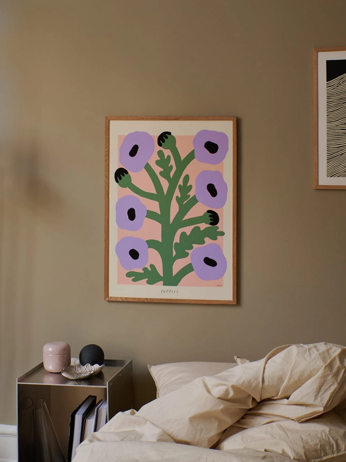 Madelen_Mollard_Purple_Poppies_Lifestyle_Low_Res.jpg