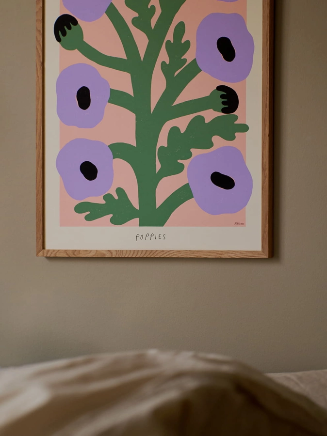 Madelen_Mollard_Purple_Poppies_Lifestyle2_Low_Res.jpg