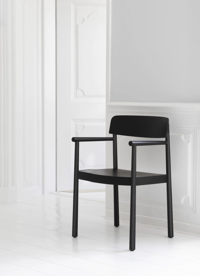 2020_Timb_Armchair_Black_01.jpg