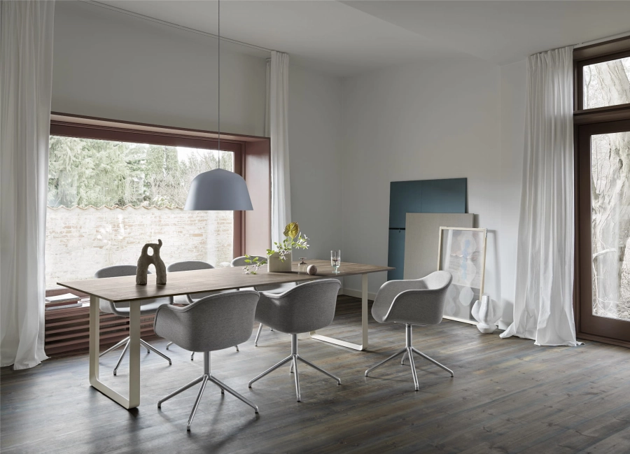 70-70-smoked-oak-sand-ambit-Ø55-light-blue-fiber-armchair-swivel-chrome-clay-12-ridge-vase-muuto-org_(150).jpg