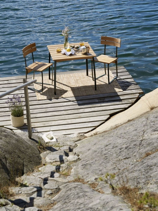 KERTEMINDE_CHAIR_TABLE80_Teak_forest_green_painted_steel_frame-small.jpg