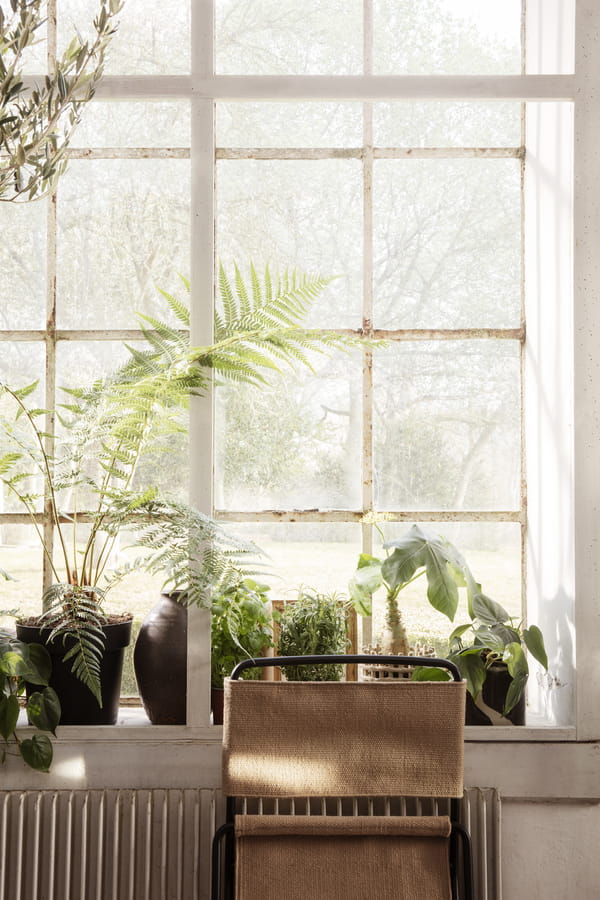 FERM LIVING krzesło do jadalni DESERT piaskowy/czarny