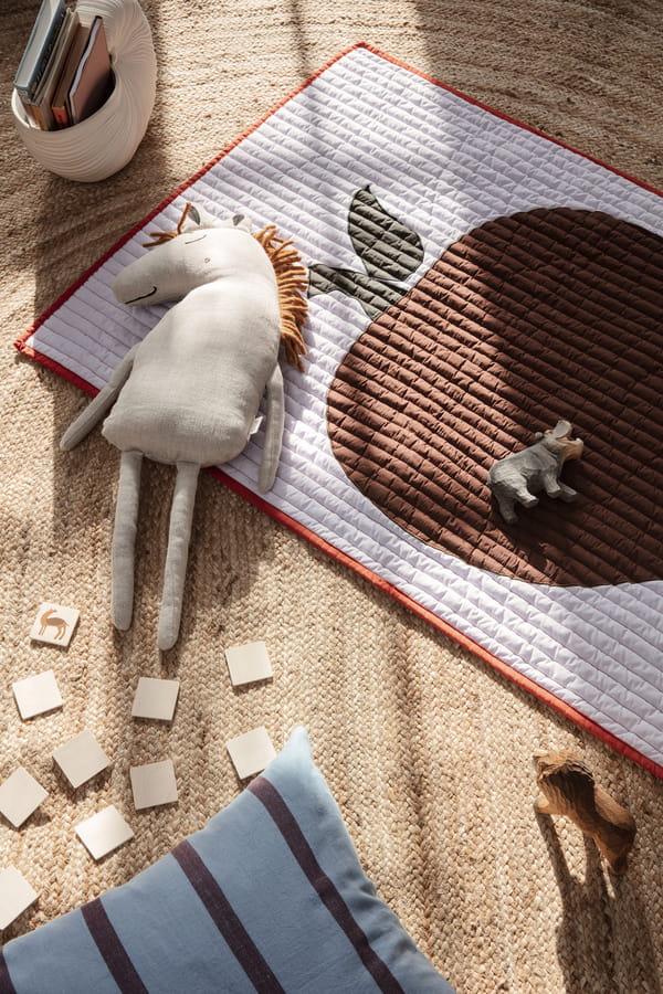 fermLIVING-AppleQuiltedBlanket-image.jpg
