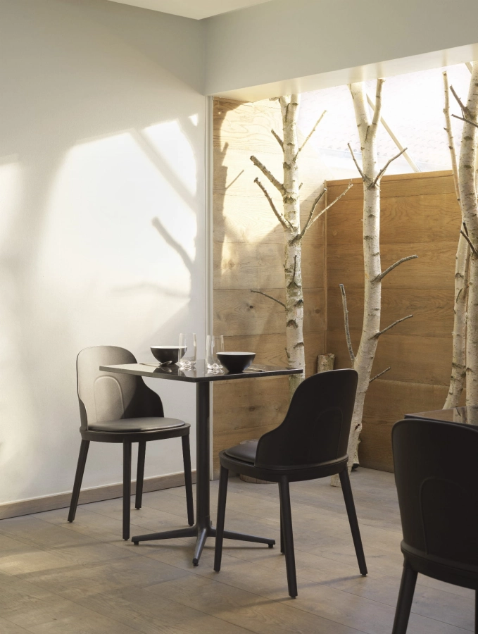 2021_Allez_Chair_Uph_Ultra_Leather_Black_03-kopi.jpg