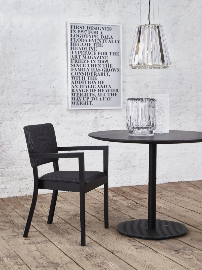 Treviso armchair_Hexagon table_location_1.jpg