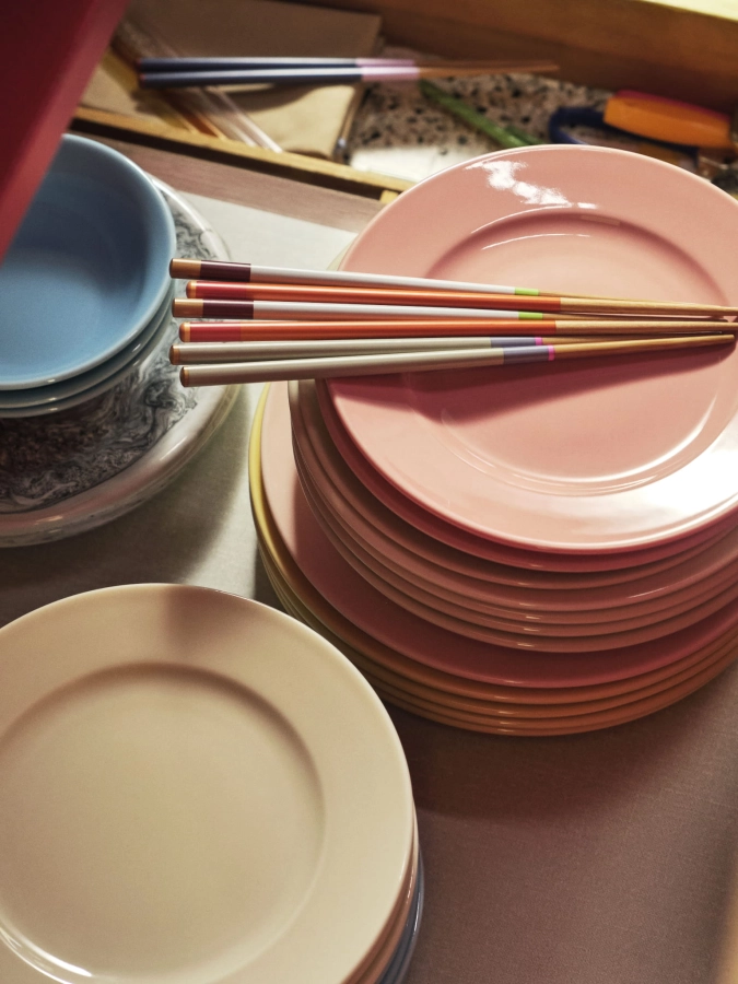 Colour Sticks multi_Rainbow Plate light pink_Rainbow Plate light yellow.jpg