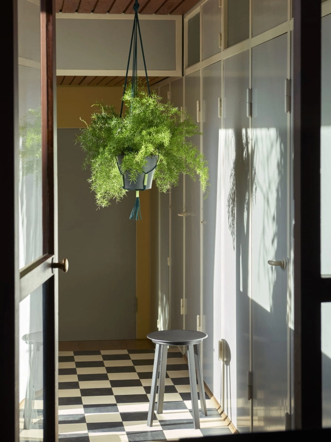 Phanta Plant Hanger green_Revolver Stool sky grey.jpg