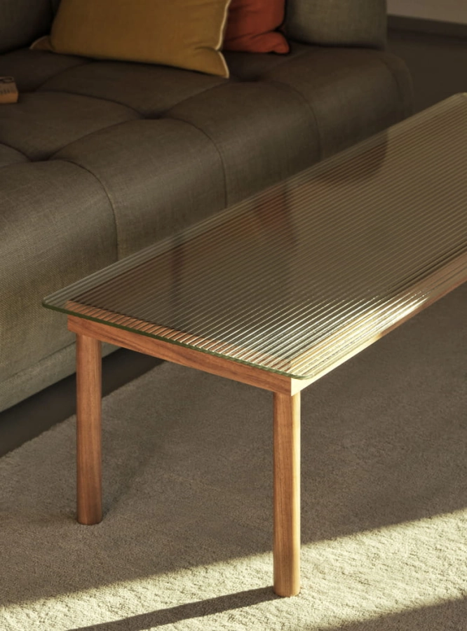 Kofi 140x50 clear reeded glass tabletop wb laqcuer oak frame.jpg
