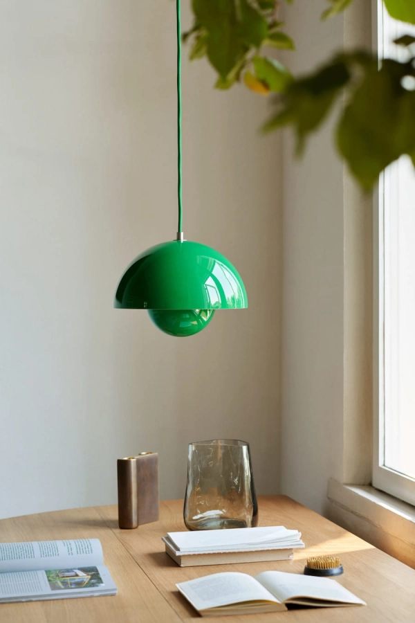ATD_Retail_2021_Flowerpot-VP1_Collect-Candleholder-SC40_Collect-Crafted-Glass-Vase-SC66_Drop-1334x2000.jpg