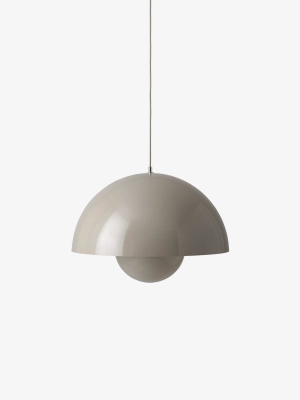 &Tradition lampa wisząca FLOWERPOT VP2 szaro beżowa