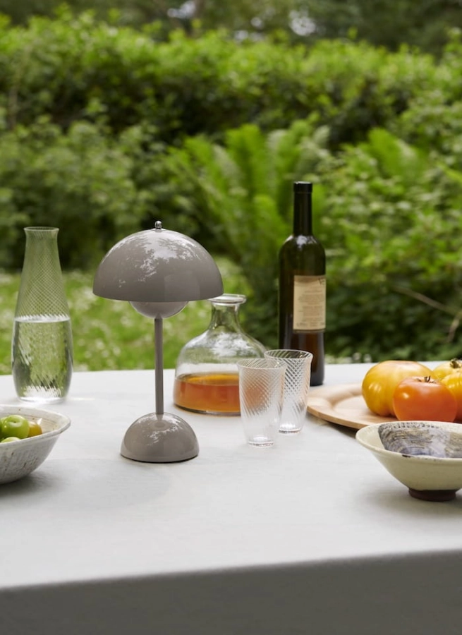 ATD_Retail_2021_Flowerpot VP9 Grey Beige_Collect Glass SC61_Collect Carafe SC62.jpg
