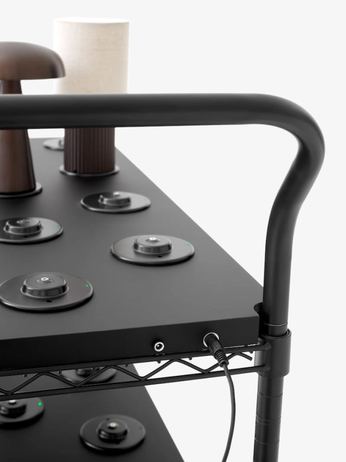 Charging trolley w. tray and power supply_.jpg