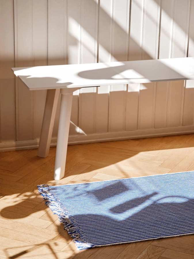 Stripes and Stripes bluebell ripple_CPH Deux 215 Bench pearl white.jpg