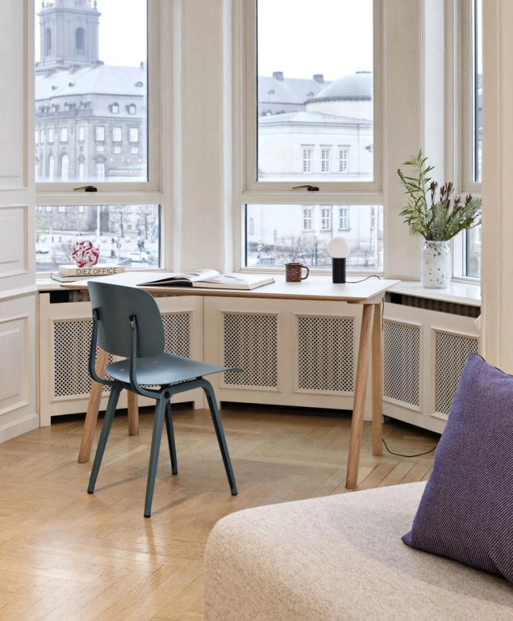 Revolt ocean seat and back ocean steel base_CPH 90 Desk off white lino top wb lacquer oak base.jpg