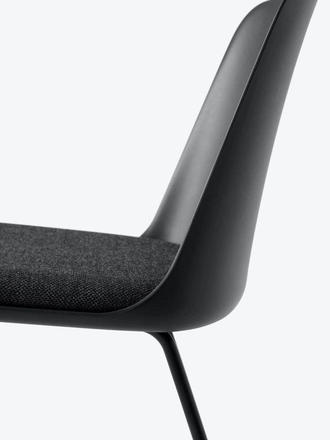 Rely HW7_Black_Re-wool 198 - close up_.jpg