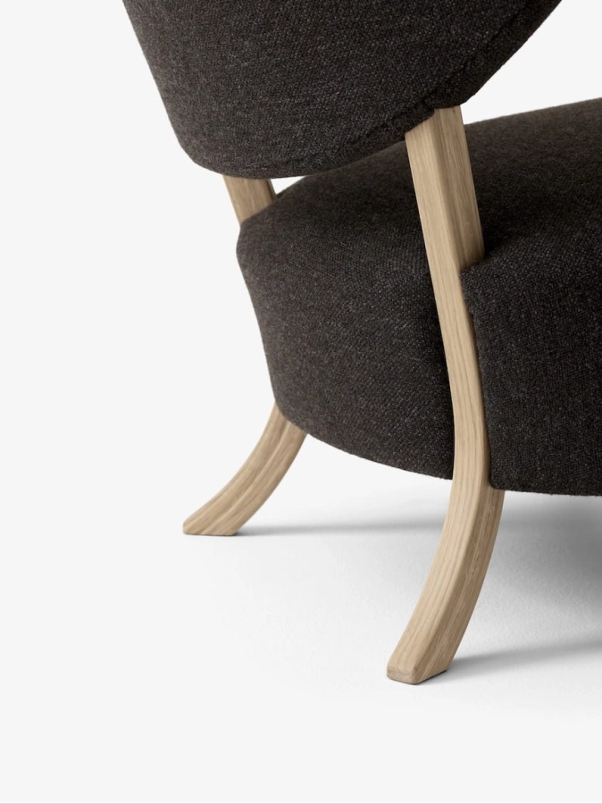 Wulff ATD2_Oiled oak w. hallingdal 376_closeup from back.jpg