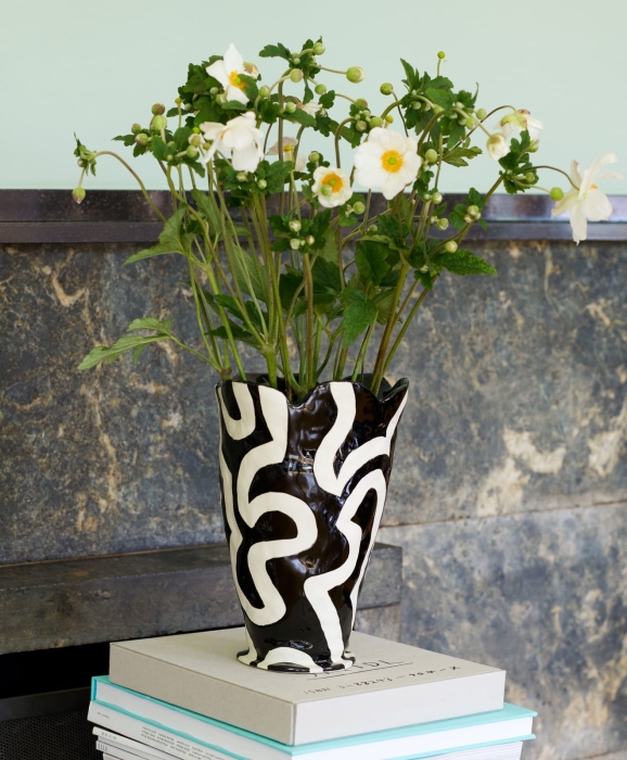 Jessica Hans Shadow Vase black and white.jpg