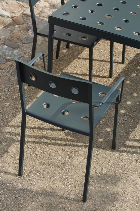 Balcony Armchair dark forest 01.jpg