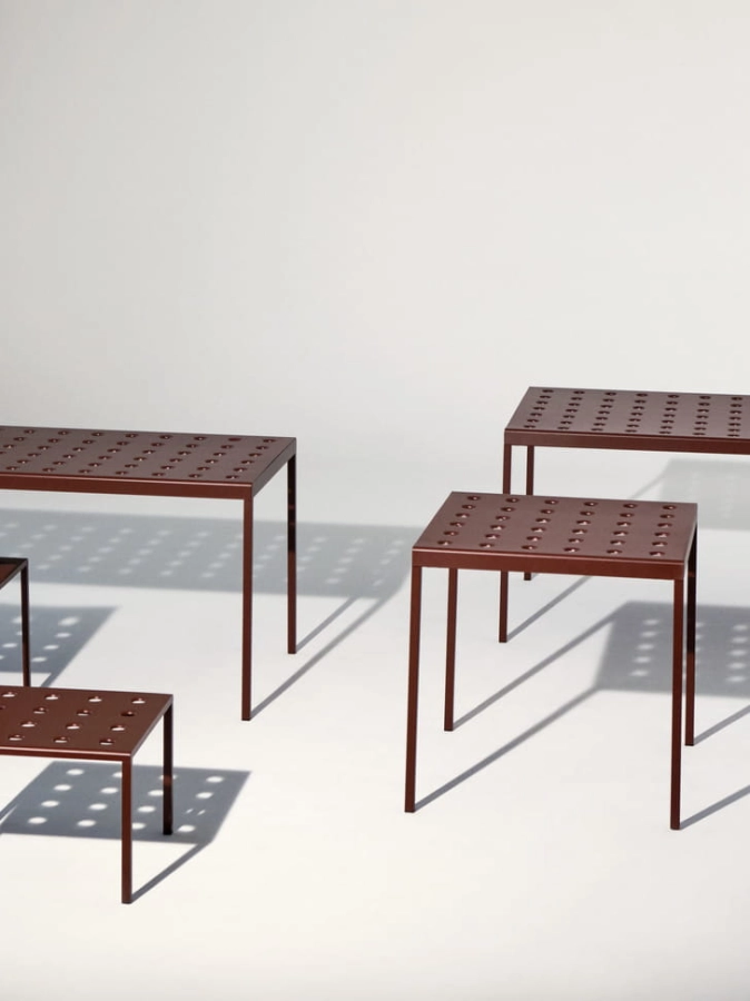 Balcony Table iron red_Balcony Low Table iron red.jpg