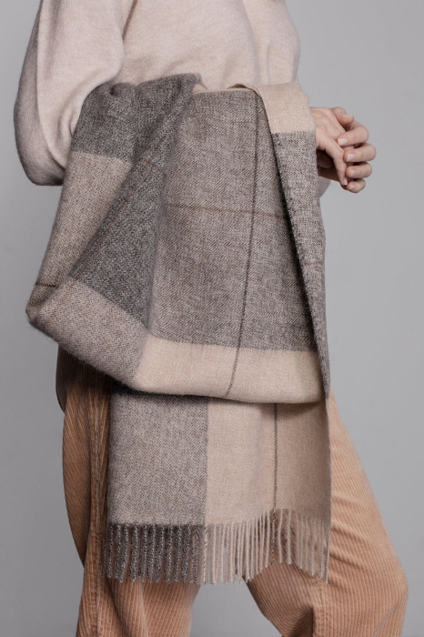 Praque_scarf-Scarf-40007-3_043d0cb3-c436-4246-b847-2cfc7c90b305_1800x1800.jpg