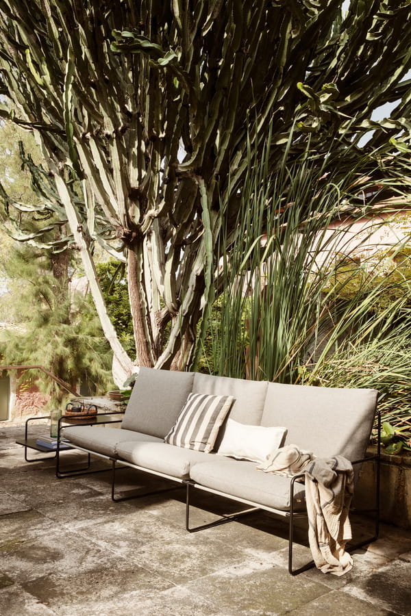 fermLIVING-SS22-Desert3Seater-BlackDarkSand-image-2.jpg