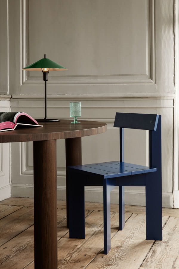 fermLIVING-SS22-ArkDiningChair-PostDiningTable-image-1.jpg