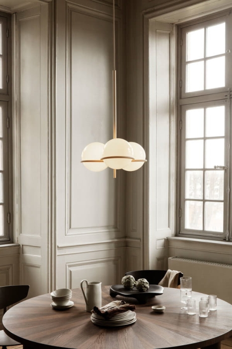 fermLIVING-SS22-EraChandelier-PostDiningTable-image-1.jpg