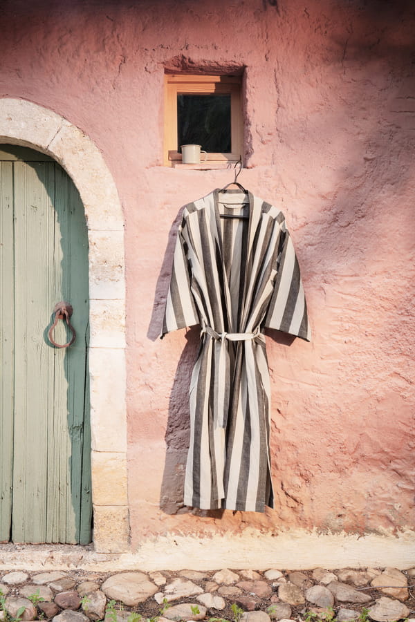 fermLIVING-SS22-FieldRobe-SandBlack-image-1.jpg
