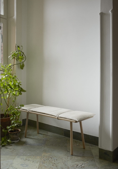 1930381 Georg Bench 03_M.jpg