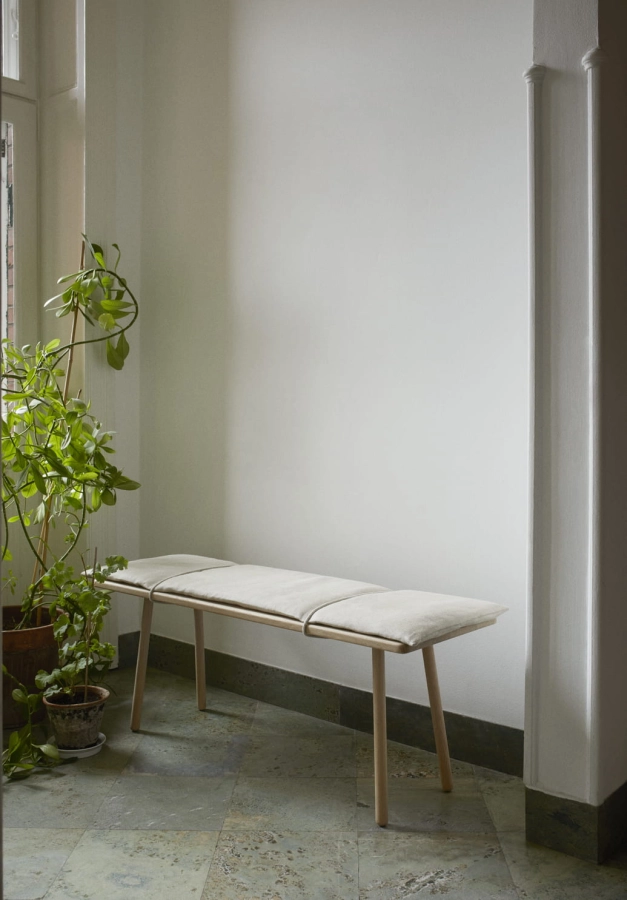 1930381 Georg Bench 03_M.jpg