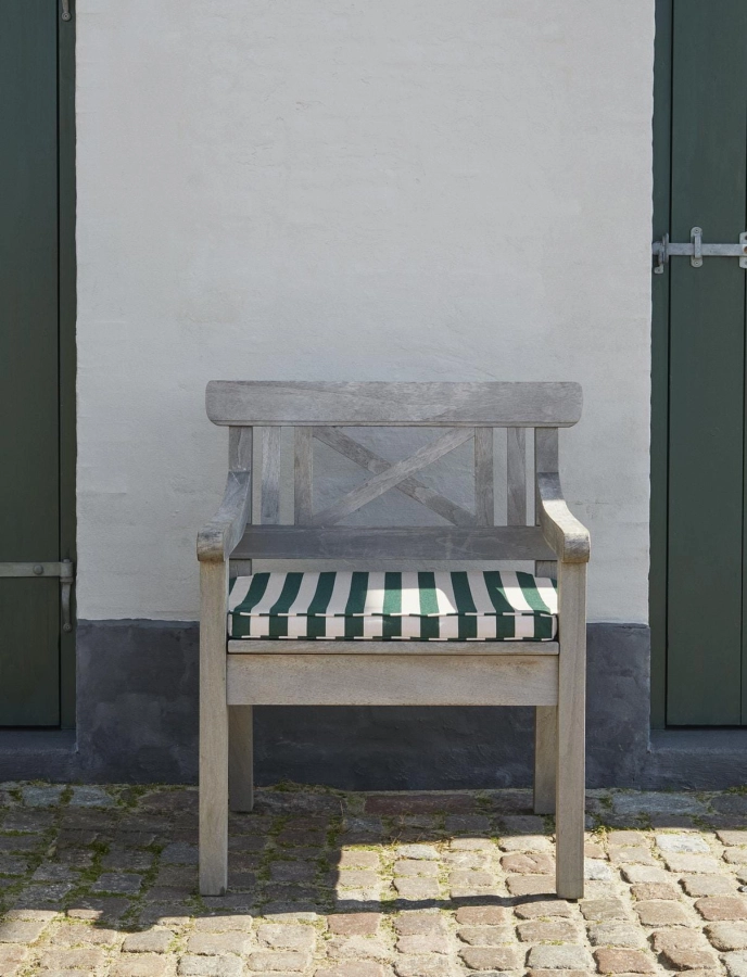 S1040520 1960221 Drachmann Chair and Cushion, Light Apricot_Green stripes_M.jpg