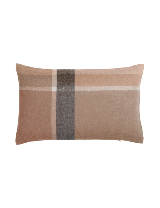 Manhattan_cushion_40x60_cm-Cushion-90002-Beige_1800x1800.jpg.webp