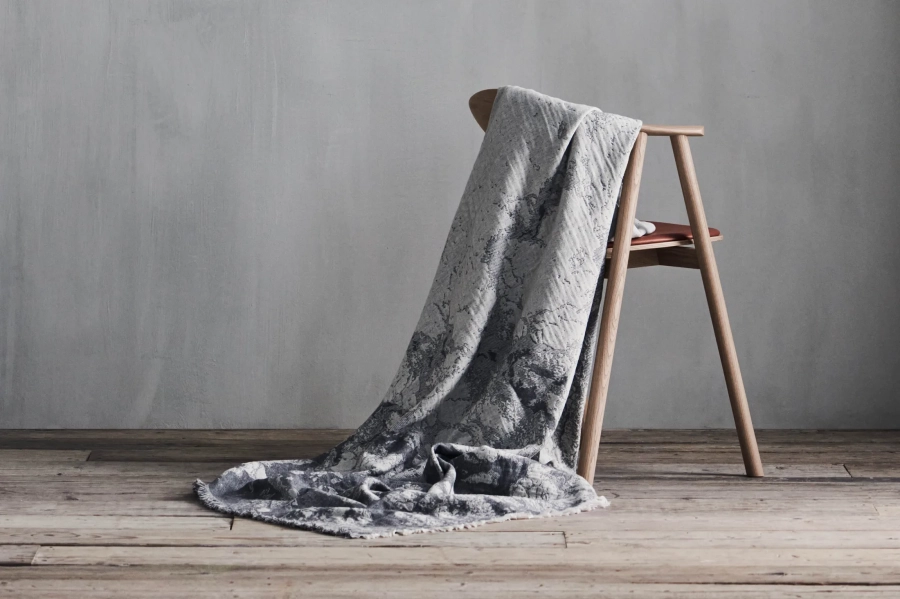 shore-throw-dark-grey2.jpg.webp