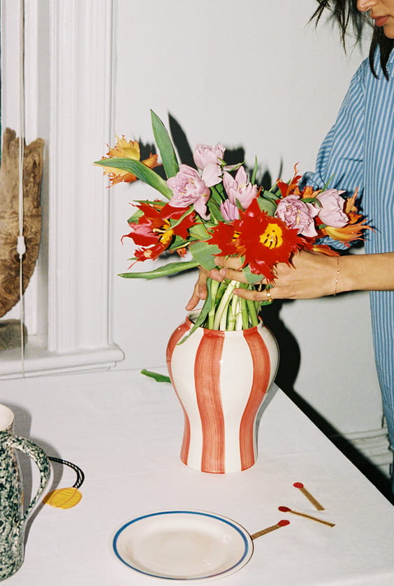 Sobremesa Stripe Vase S red_Sobremesa Plate 18,5 Set of 2 blue.jpg