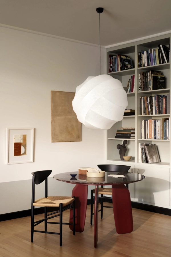 279113_turner_65_pendant_pholc_broberg__ridderstrale_lightoff_V1-1-1280x1920.jpg