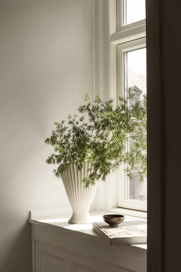 fermLIVING_XMAS22_FountainVase_image_1.jpg